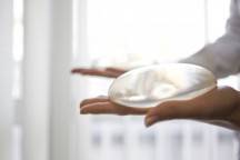 Protesi-silicone-cancro-al-seno