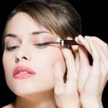 hearstmagbeauty1849364-rby-twitter-tips-eyeliner-getty-de-69049378-e1329556010303