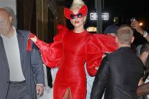 lady-gaga_650x435