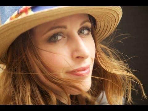 Trucco Makeup on Makeup Tutorial Trucco Per Avere Occhi Piu Grandi E Pelle Luminosa