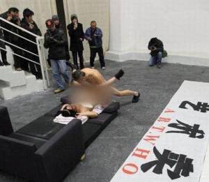 sesso-in-pubblico-artista-cinese-300x261