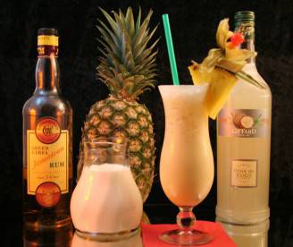 Pina_Colada_with_key_ingredients