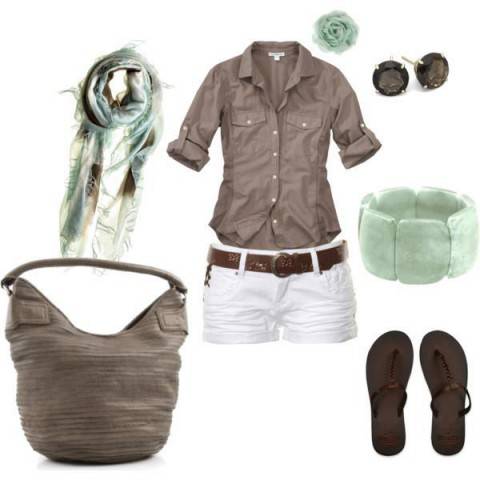 Outfit casual per un pomeriggio con le amiche