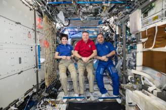 Samantha Cristoforetti e gli astronauti Terry Virts e Mikhail Kornienko (Foto Nasa. Editor: Mark Garcia)