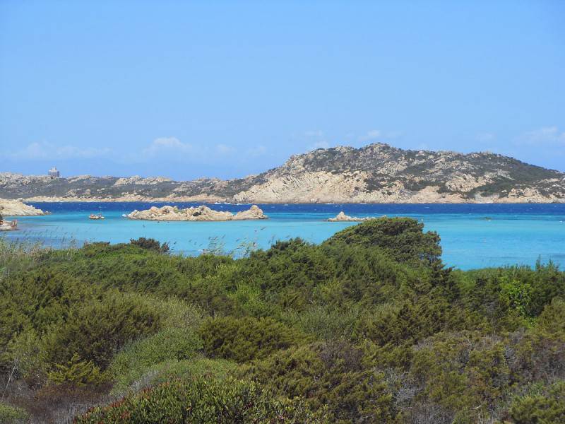 Isola di Budelli, arcipelago della Maddalena (Foto di Mattia.dipaolo, Wikicommons. Licenza CC BY-SA 3.0)