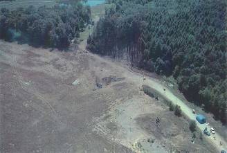 Luogo dello schianto dell'aereo United Airlines 93 in Pennsylvania, 11 settembre 2001 (Foto Pubblico Dominio, via Wikipedia)