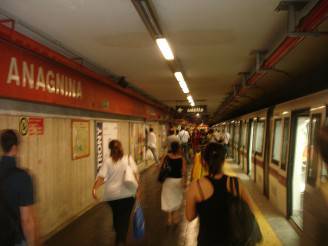 Stazione Anagnina della Metropolitana di Roma (Foto di Ripetto, Wikipedia. Pubblico Dominio)