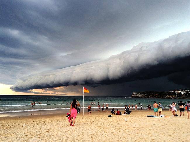Tsunami nuvola a Sydney, novembre 2015 (Web)