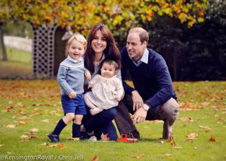 La Royal Family William, Kate, George, Charlotte (Foto Kensington Palace)