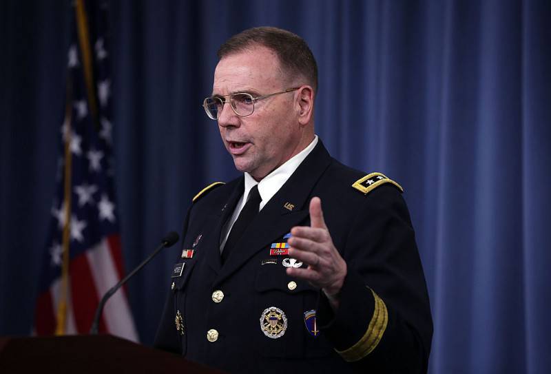 Conferenza stampa al Pentagono del Generale Ben Hodges (Getty Images)