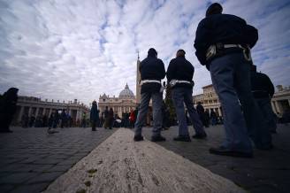 Polizia a San Pietro (FILIPPO MONTEFORTE/AFP/Getty Images)