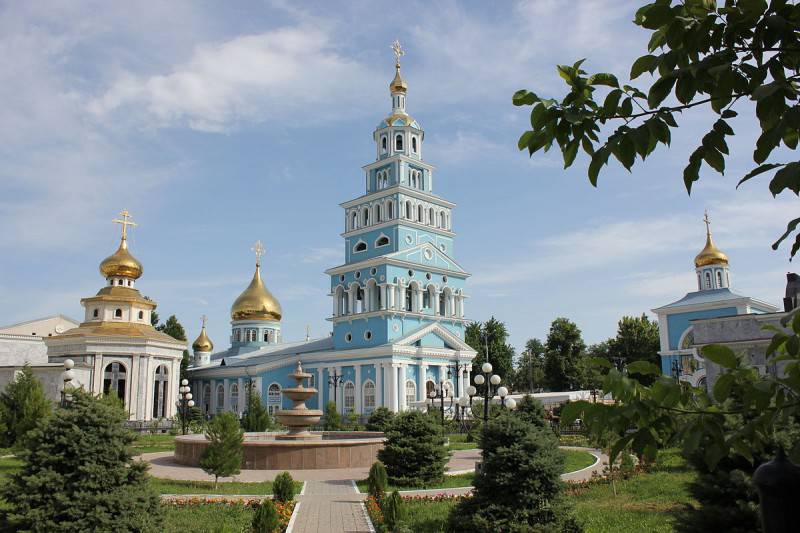 Cattedrale dell'Assunzione a Tashkent in Uzbekistan (Foto di ГОЛ ос. Licenza CC BY-SA 3.0 via Wikimedia Commons)