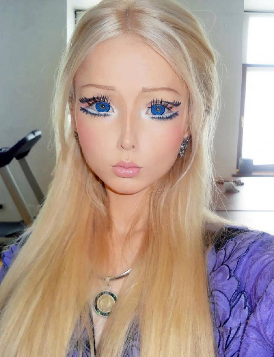 Valeria Lukyanova, la barbie umana prima e dopo