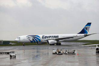 Un aereo della EgyptAir al Cairo (THOMAS SAMSON/AFP/Getty Images)