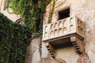 The Famous Balcony Balcone di Giulietta a Verona (iStock)