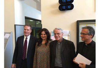 Greg Burke, Paloma Garcia Ovejero e Padre Federico Lombardi (Foto News.va)