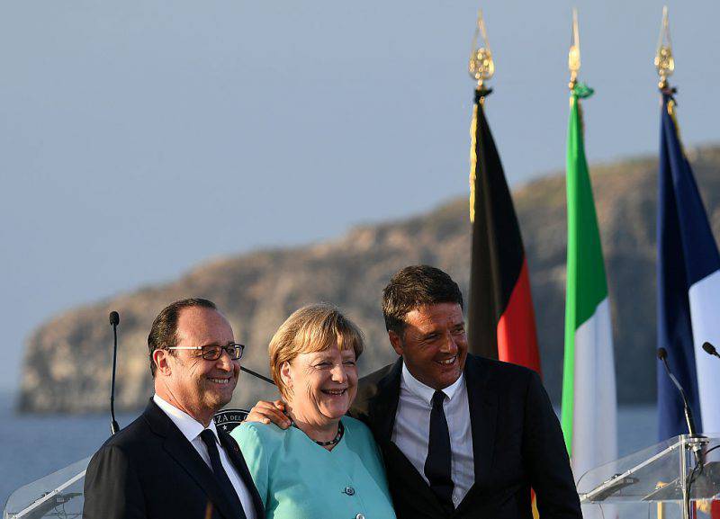 Hollande, Merkel e Renzi a Ventotene (VINCENZO PINTO/AFP/Getty Images)