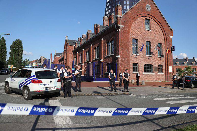 Comando di polizia a Charleroi, Belgio, dopo l'aggressione a due poliziotte (VIRGINIE LEFOUR/AFP/Getty Images)