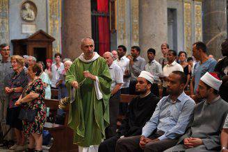Musulmani nella chiesa di Santa Maria in Trastevere, Roma (TIZIANA FABI/AFP/Getty Images)