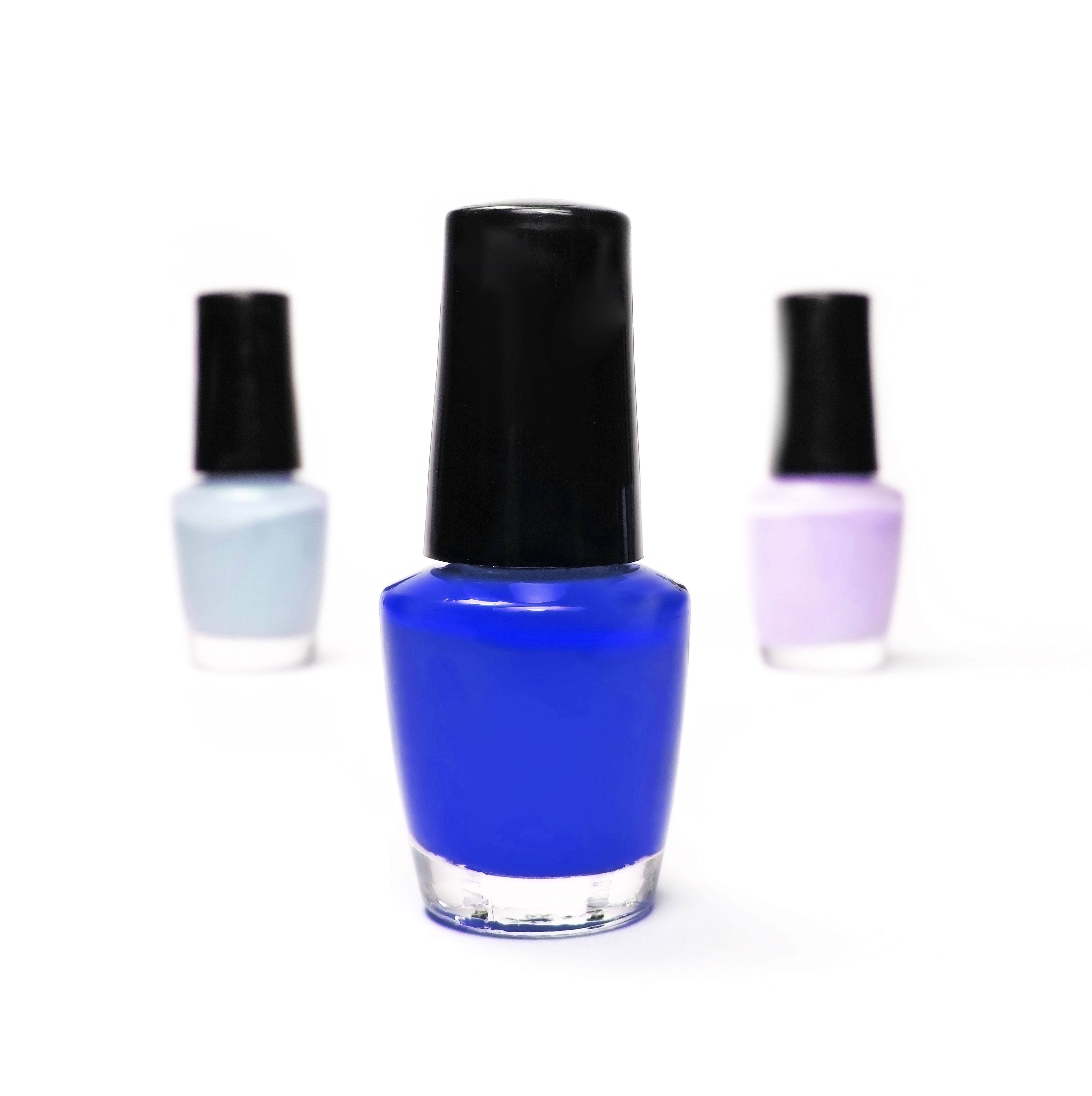 Tutorila nail art base neutra e french blu con fiori bianchi!