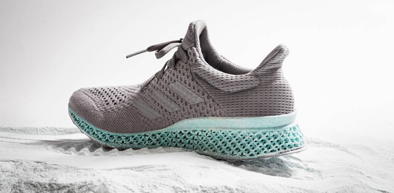 Adidas e le scarpe realizzate riciclando la plastica dei fondali marini