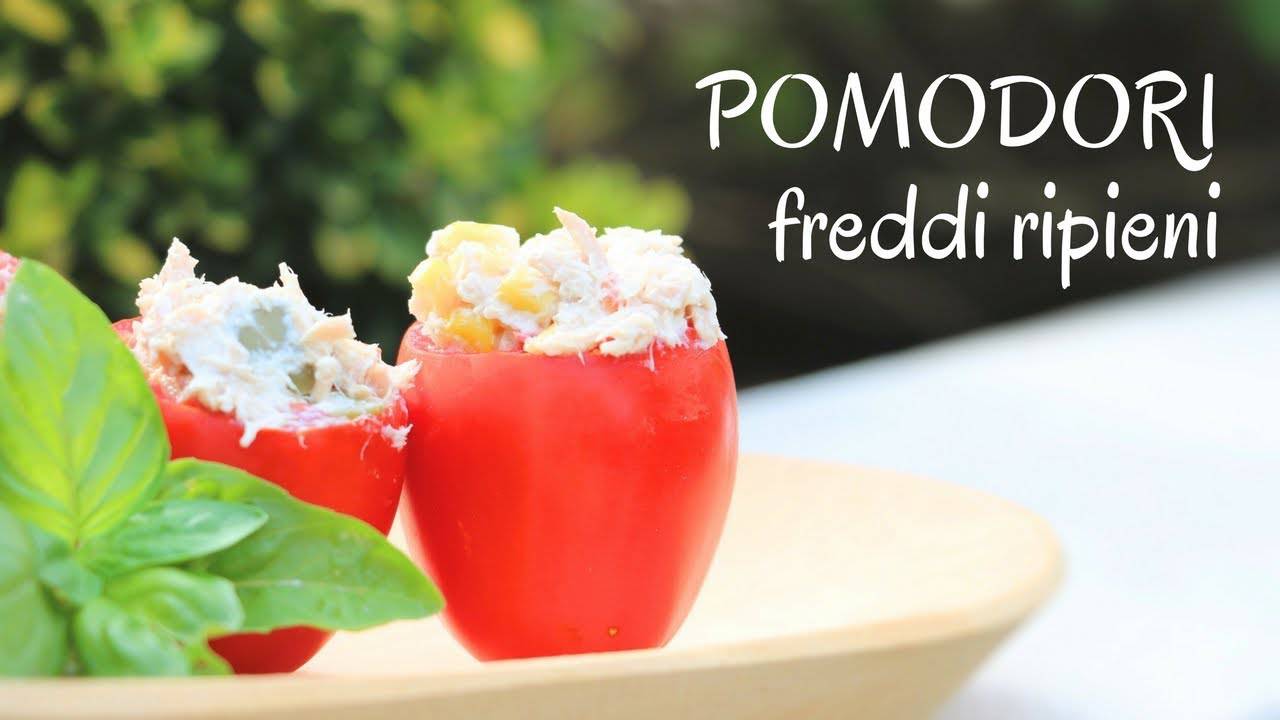 Antipasto estivo pomodori freddi ripieni con tonno