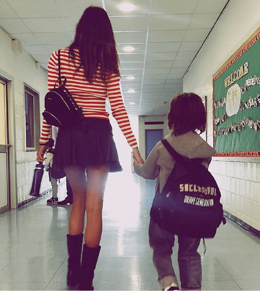 Belen E Stefano De Martino Insieme Per Il 1 Giorno Di Scuola Di Santiago