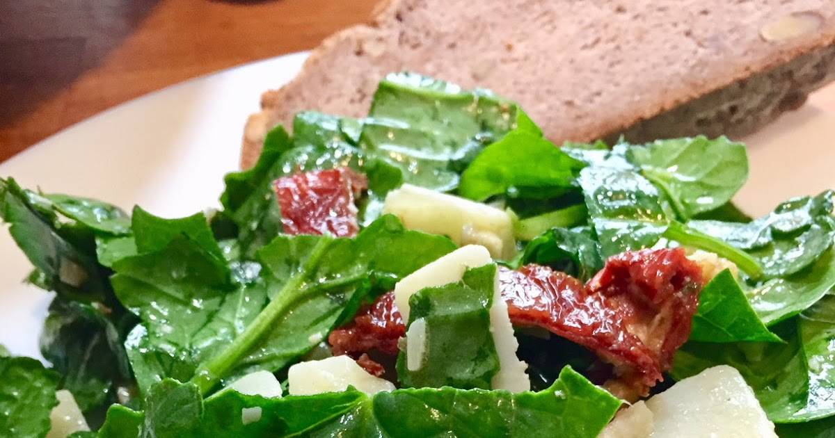 Video ricetta: insalata rinforzata di spinaci