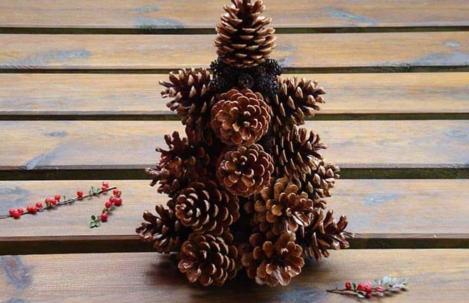 Decorazioni Natalizie Fai Da Te Con Pigne.Alberi Di Natale Fai Da Te I Video Tutorial Per Realizzare I Piu Graziosi