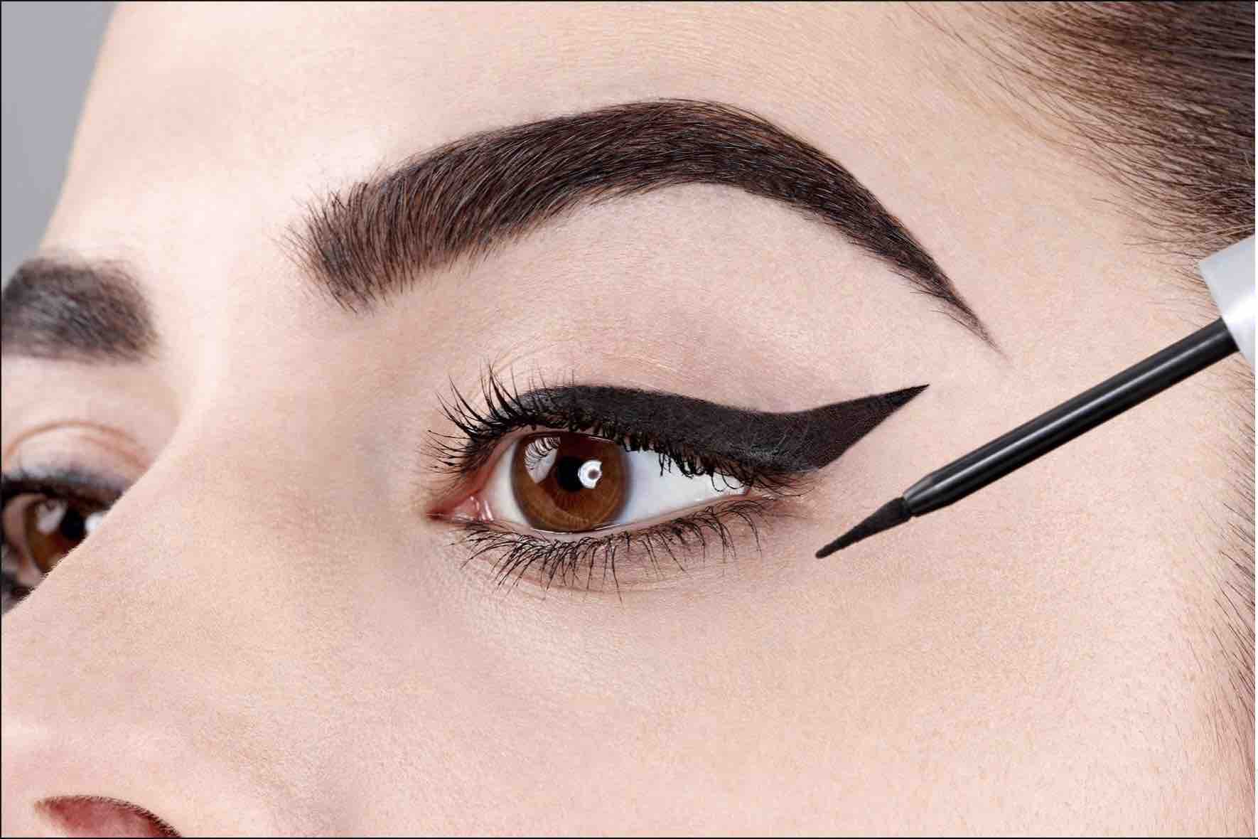 Come Applicare L Eyeliner In Modo Perfetto Video