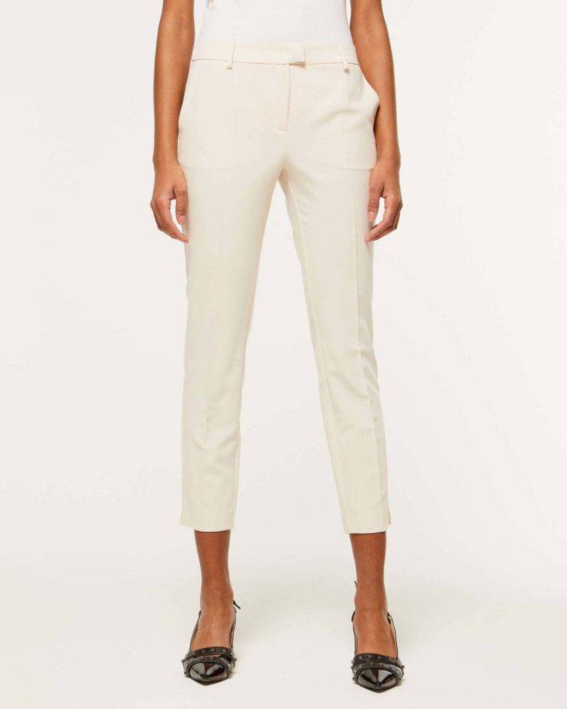 Pantaloni bianchi: qualche consiglio per abbinarli con classe