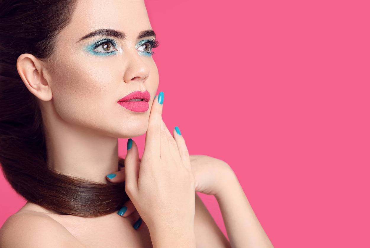 Ombretto azzurro, nuovo trend per il makeup Primavera Estate 2019