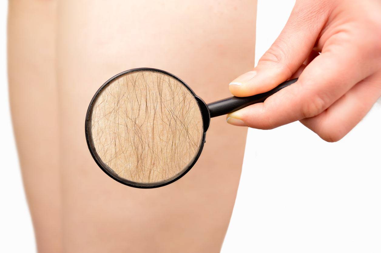 через лупу на коже можно