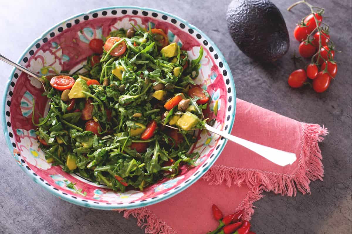 menu di agosto, insalata di avocado il video tutorial