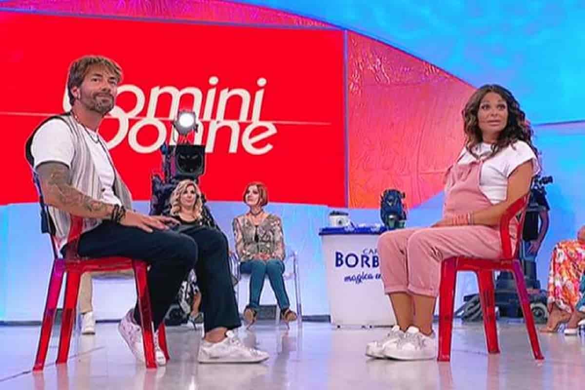 uomini e donne jara e nicola genitori