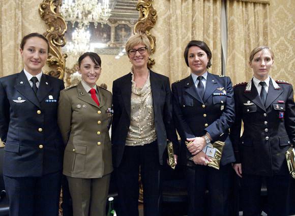 donne nelle forze armate