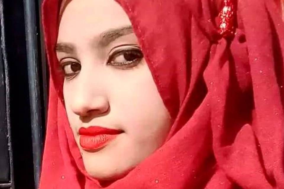 Studentessa bruciata viva in Bangladesh