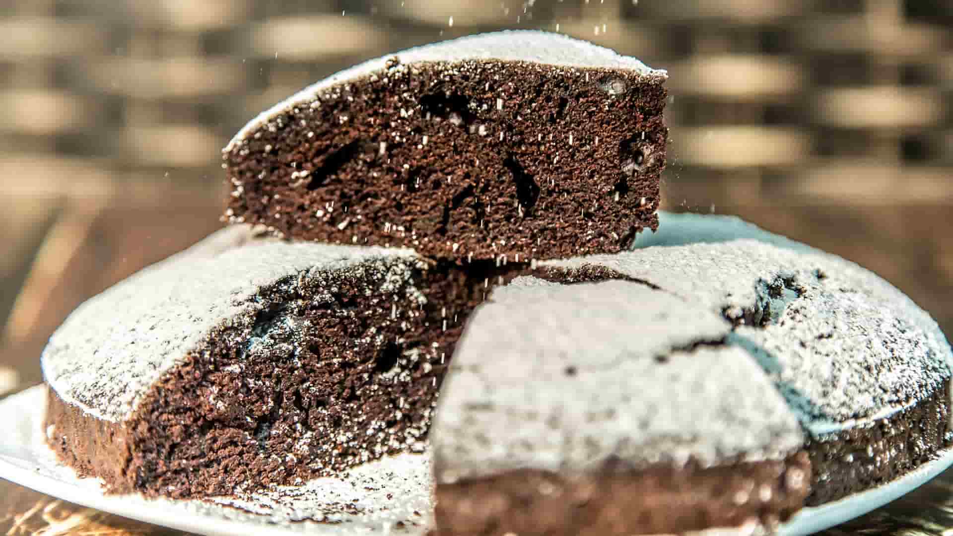 Cucina sana: crazy cake senza burro, latte, uova e lievito