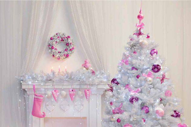 Albero Di Natale Rosa Cipria E Argento Albero di Natale rosa| Tutti i consigli per decorarlo e renderlo chic