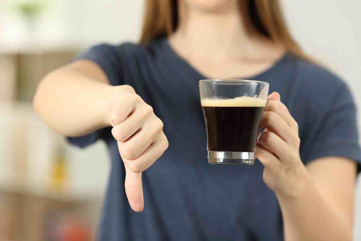 Limitare uso del caffè con il mal di denti