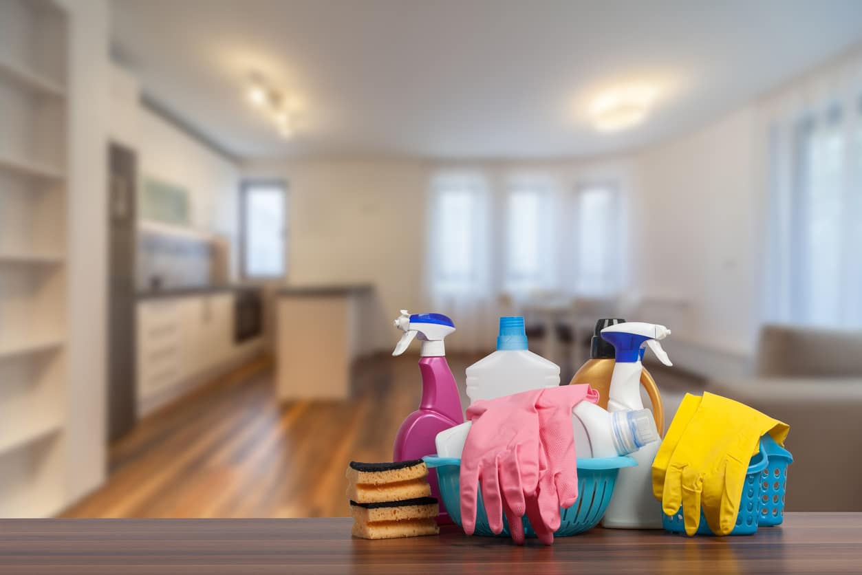 Ecco i 20 errori che tutti facciamo pulendo casa 