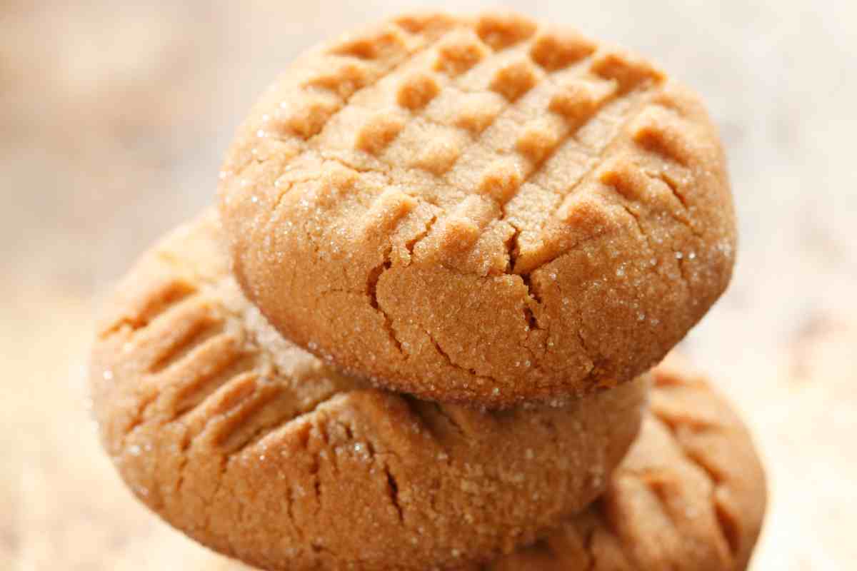 Biscotti in padella messi uno sull'altro