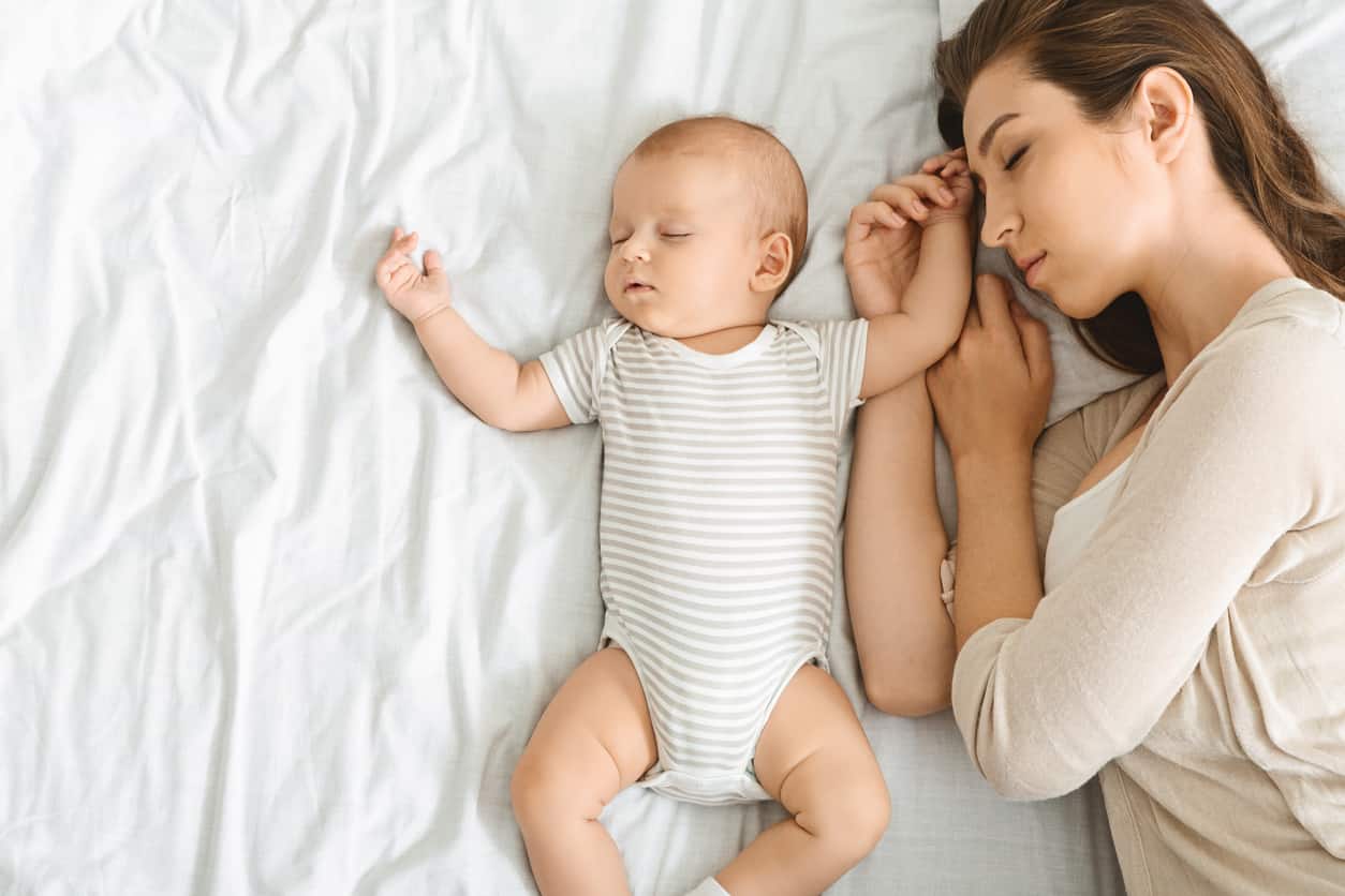 Dormire con mamma e papà rende i bimbi più sani e felici 