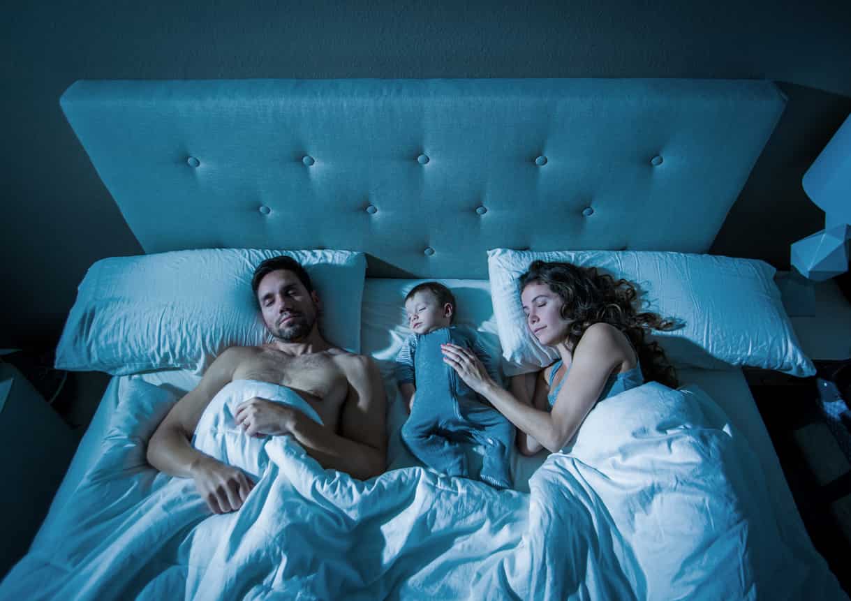 Dormire con mamma e papà fa crescere i bimbi più sani e felici 
