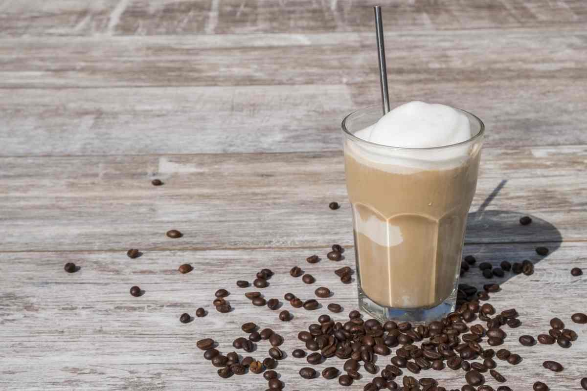 Acqua E Caffè In Polvere Soluzione O Miscuglio