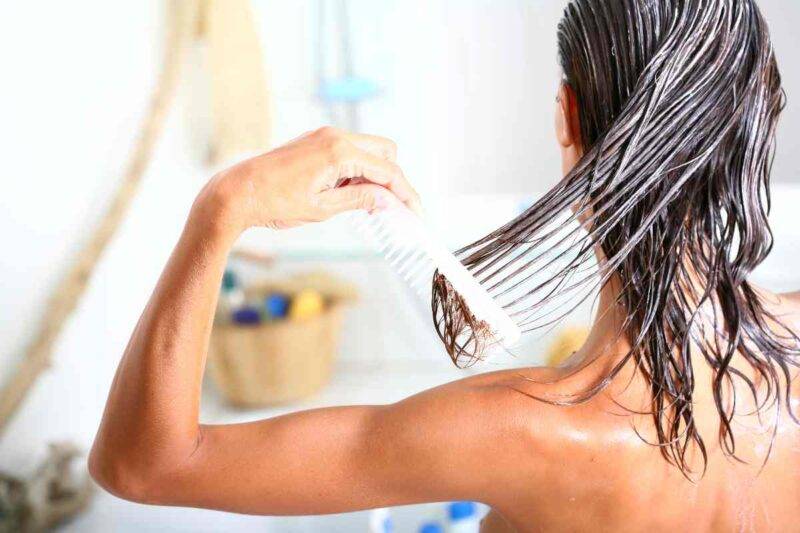Come asciugare i capelli lisci