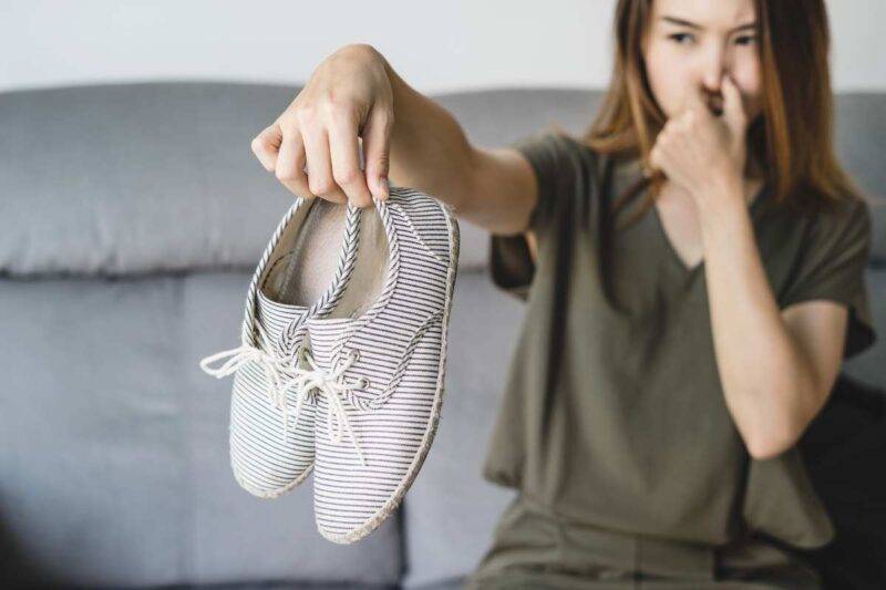 Rimedi naturali per eliminare la puzza dalle scarpe