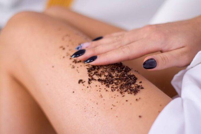 Lei E Secca Fa Solo Gambe Testo