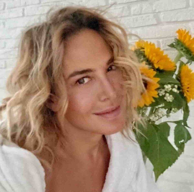 Barbara D'Urso, splendida a 63 anni