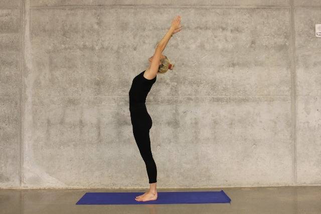 Fare Stretching Al Mattino Esercizi Utili Per Risvegliare Il Corpo